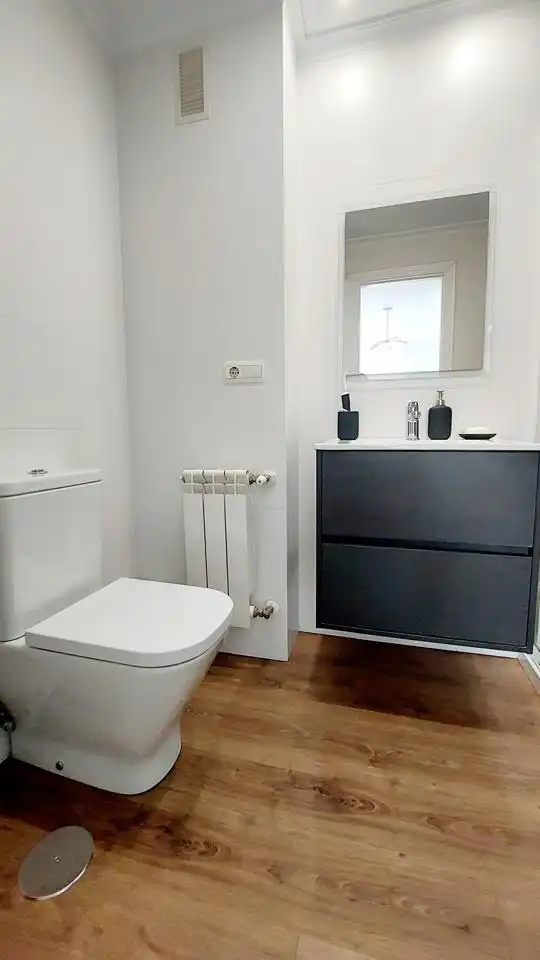 Badezimmer von Wohnung zum Verkauf in Elche / Elx mit Klimaanlage, Balkon und Gemeinschaftspool