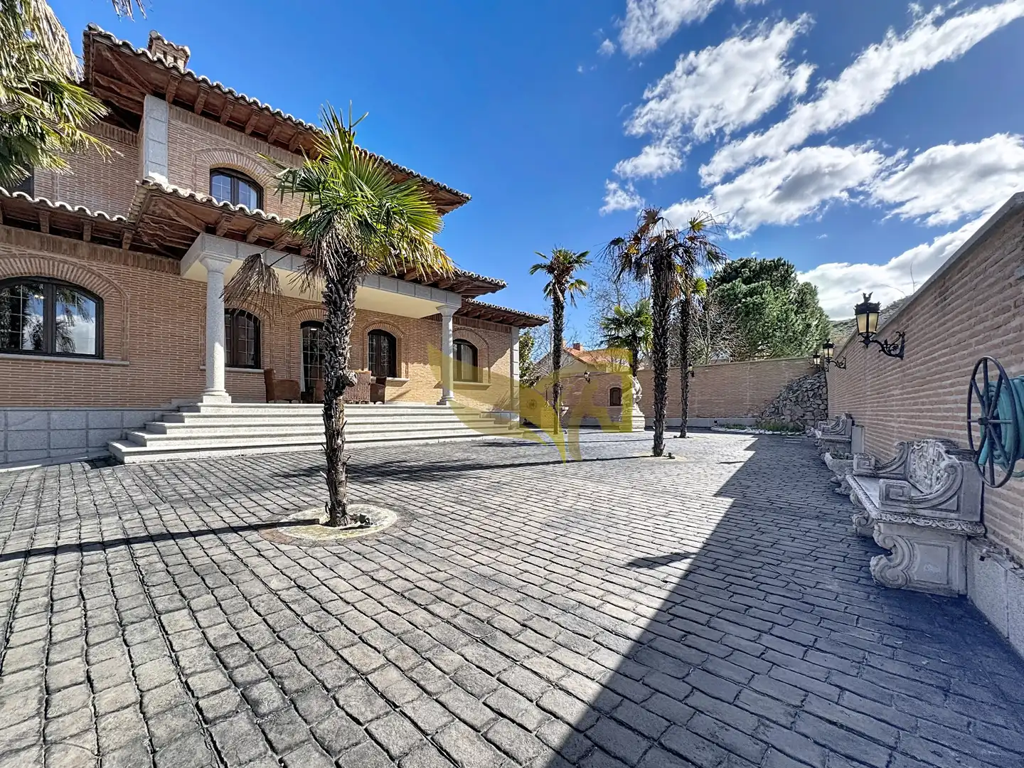 Vista exterior de Casa o chalet en venta en Aranjuez con Aire acondicionado, Calefacción y Jardín privado