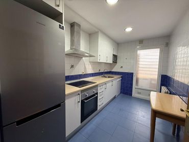 Piso con ascensor en venta en Maria Auxiliadora - Barriada de Llera