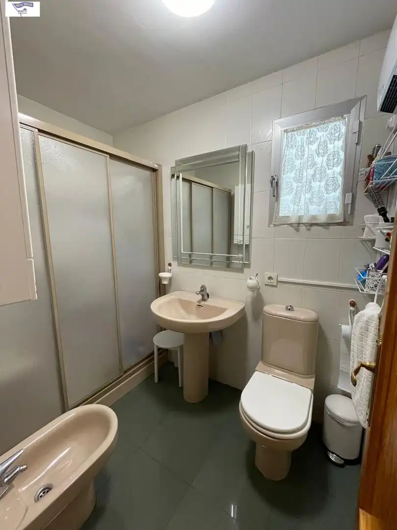 Badezimmer von Wohnungen zur Miete in Albacete mit Heizung, Möbliert und Balkon