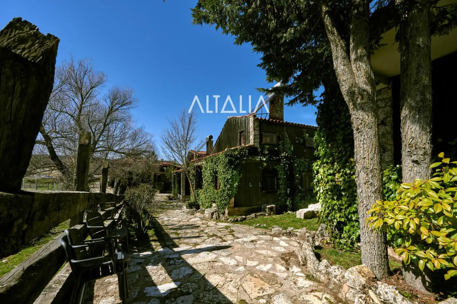 Buildings for sale in Las Majadas  