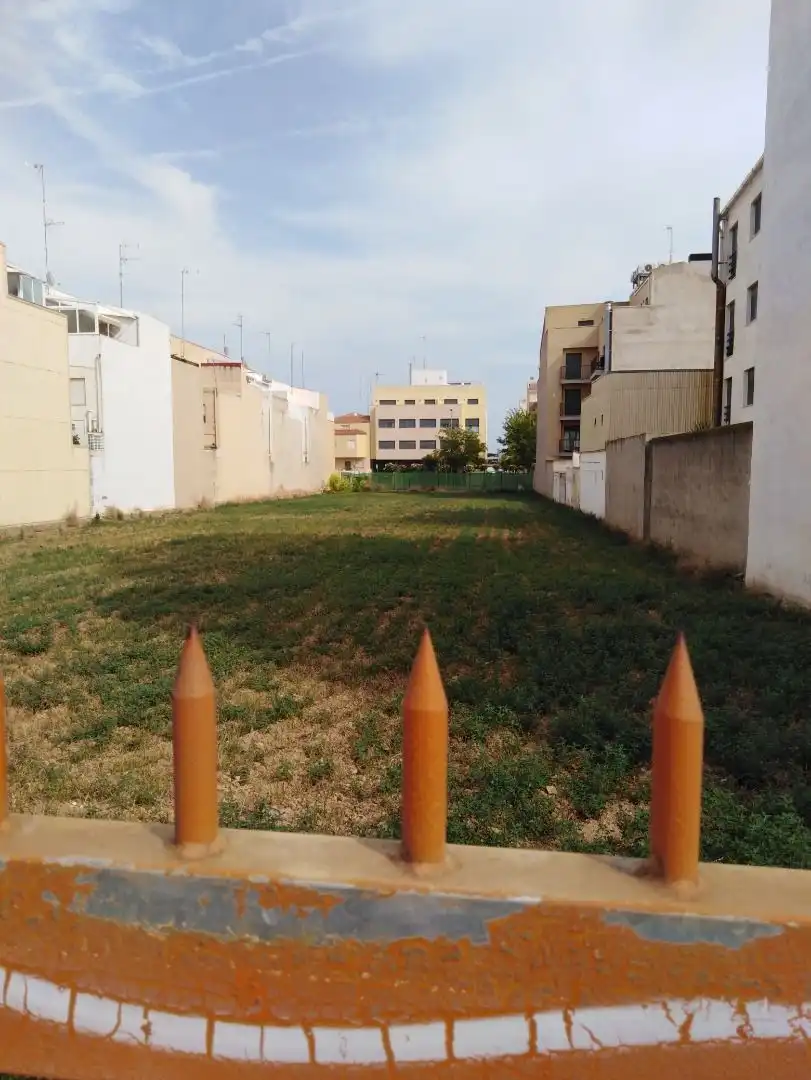 Terreno residencial en venta en Carrer de València 18