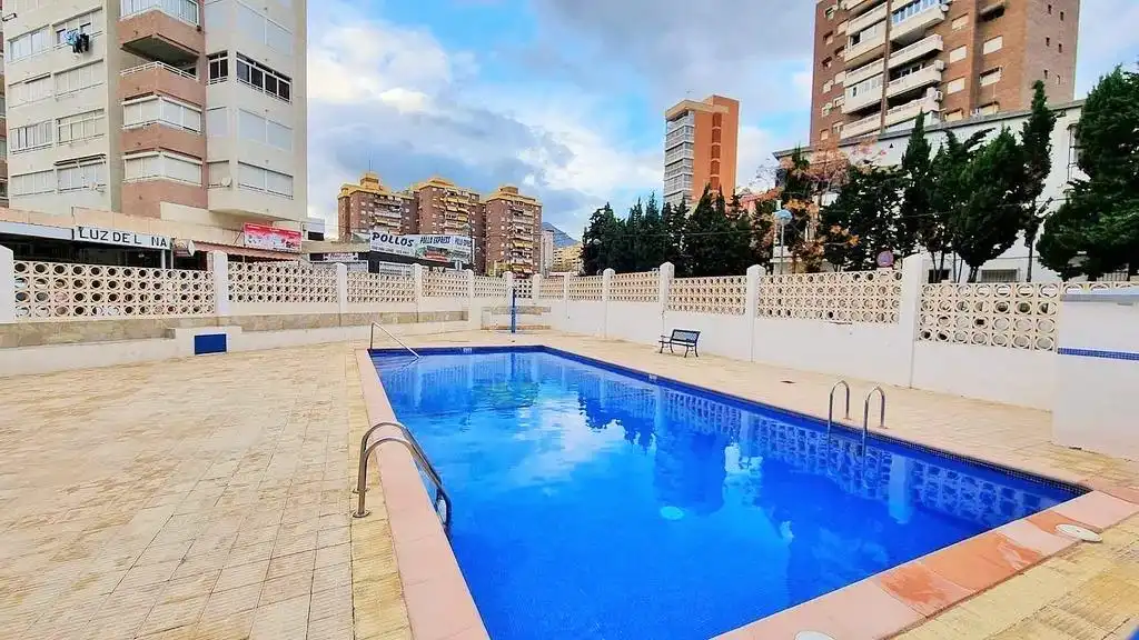 Piscina de Estudi en venda en Benidorm amb Aire condicionat, Moblat i Piscina comunitària