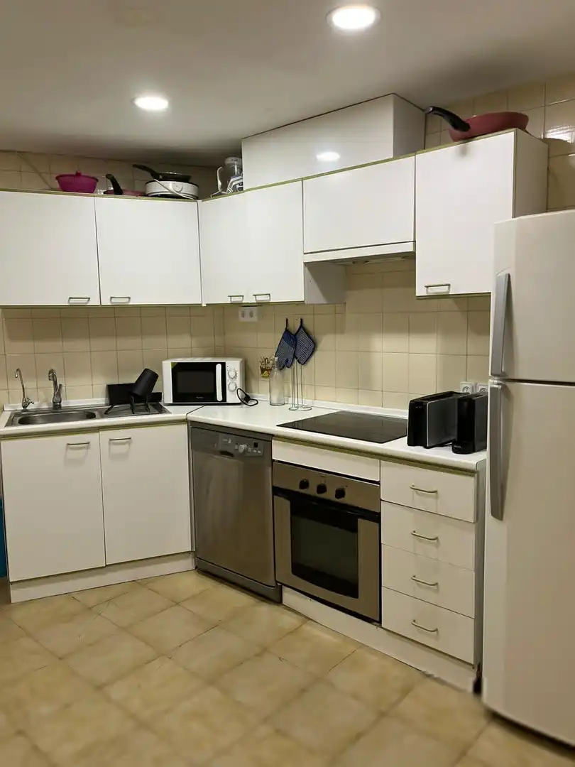 Cocina de Piso de alquiler en Elche / Elx con Jardín privado, Terraza y Amueblado