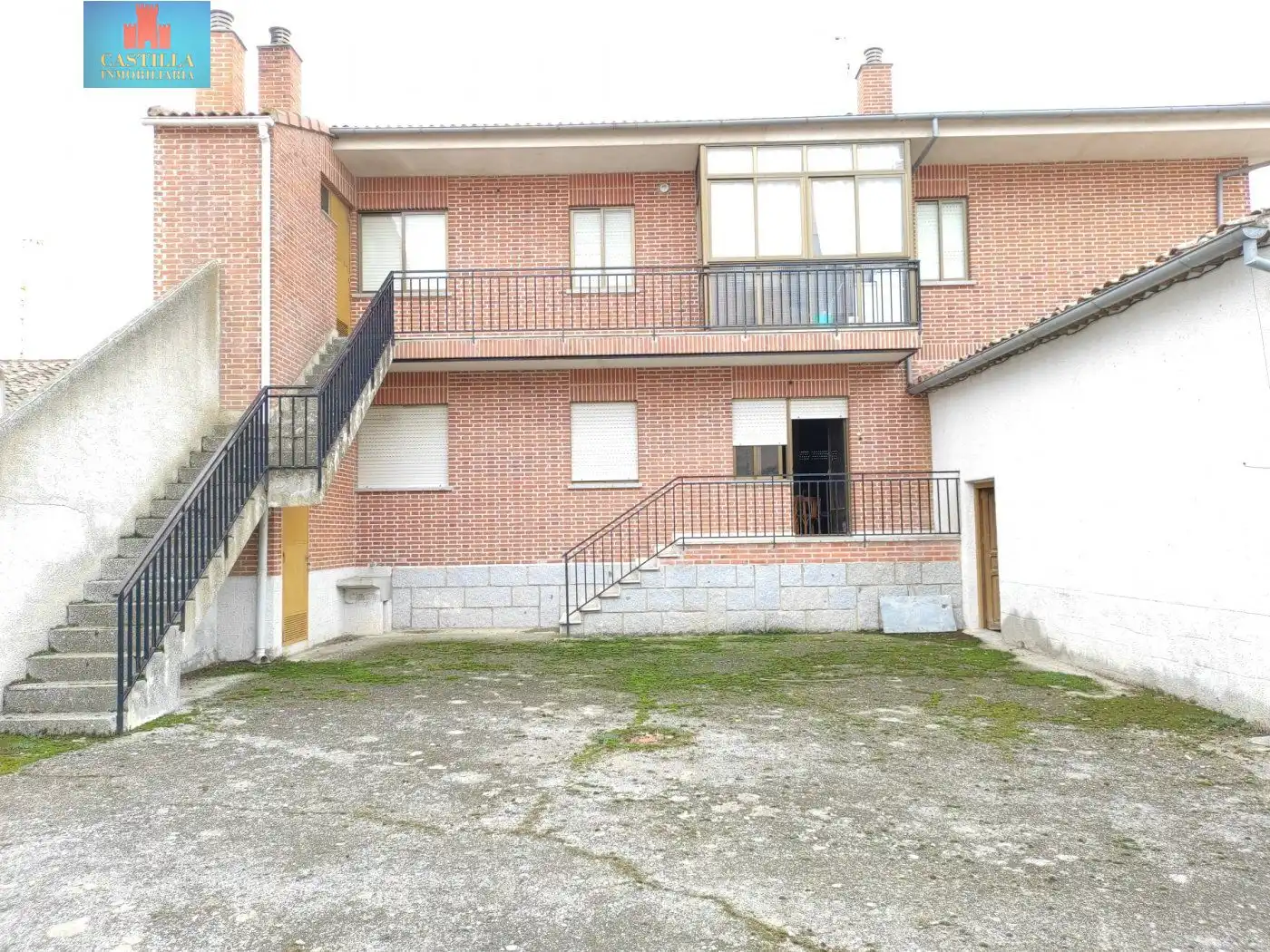 Vista exterior de Casa o chalet en venta en Velayos con Terraza, Trastero y Amueblado