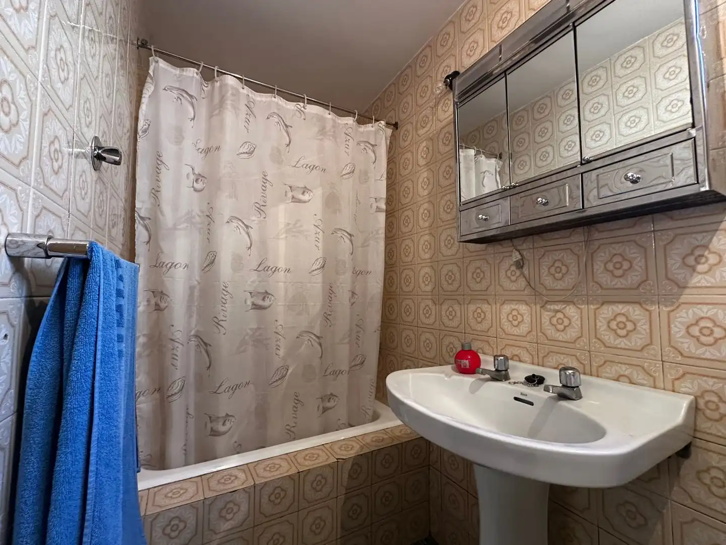 Bathroom of Houses for sale in San Martín del Rey Aurelio  with Heating, Terrace and Storage room