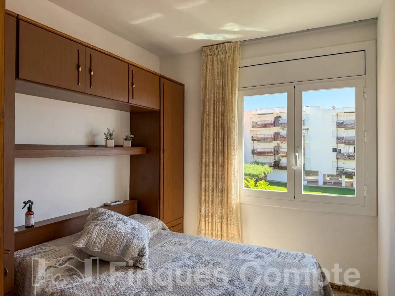 Dormitori de Apartament en venda en Roda de Berà amb Terrassa i Moblat