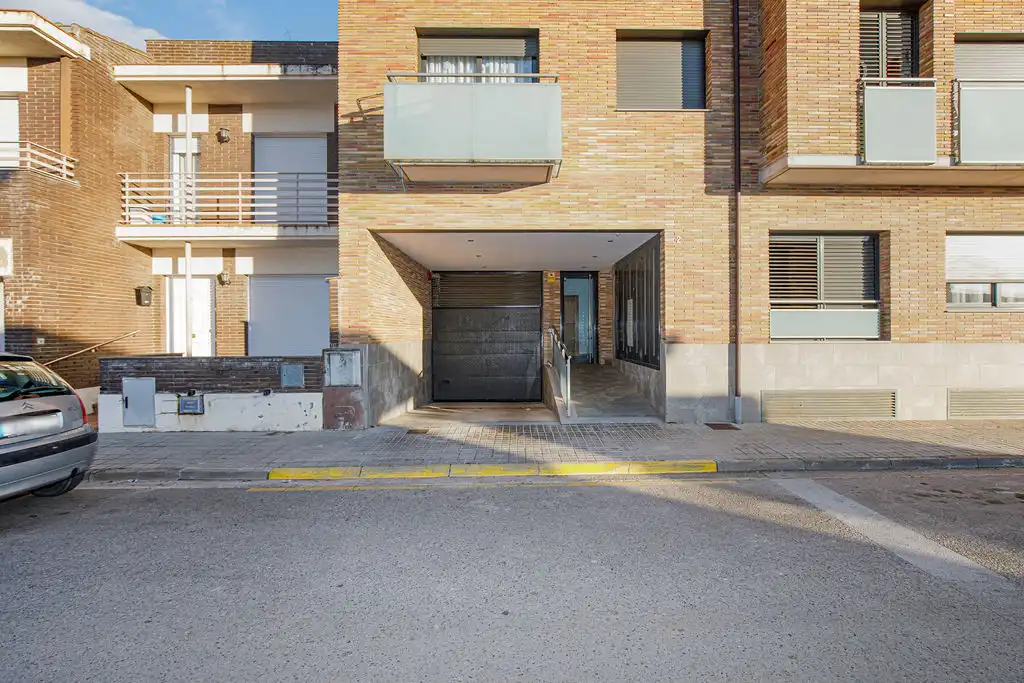 Garaje en venta en Av Alt Empordà, Bàscara