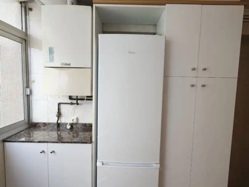 Cuina de Pis de lloguer en Valencia amb Calefacció, Terrassa i Moblat