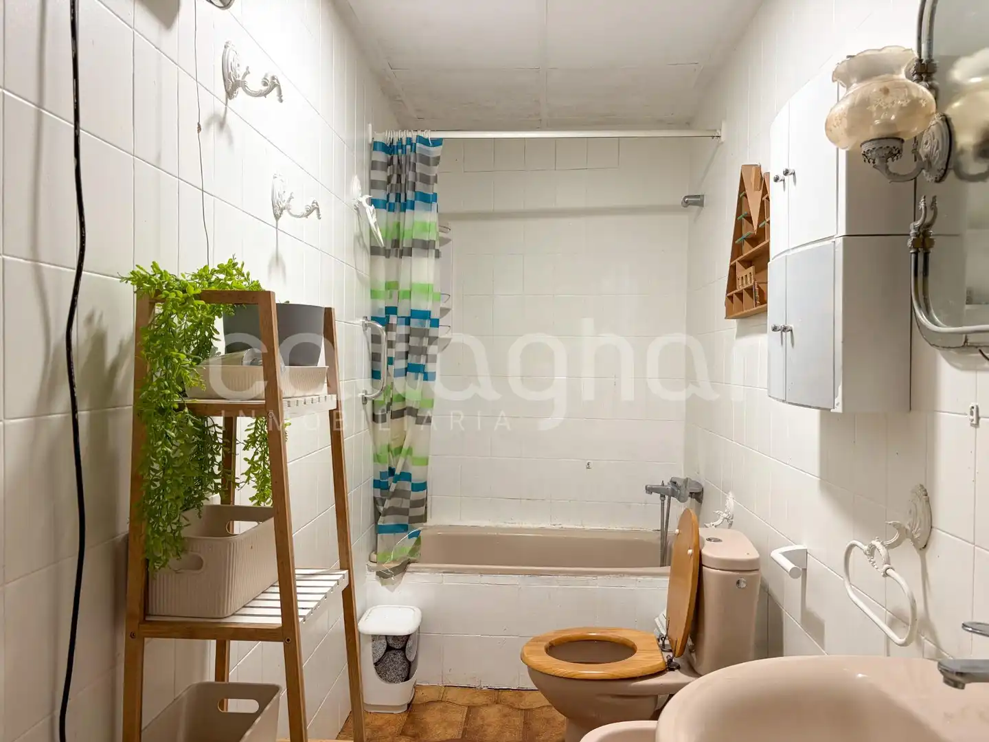 Bany de Casa o xalet en venda en Ontinyent amb Aire condicionat, Traster i Moblat