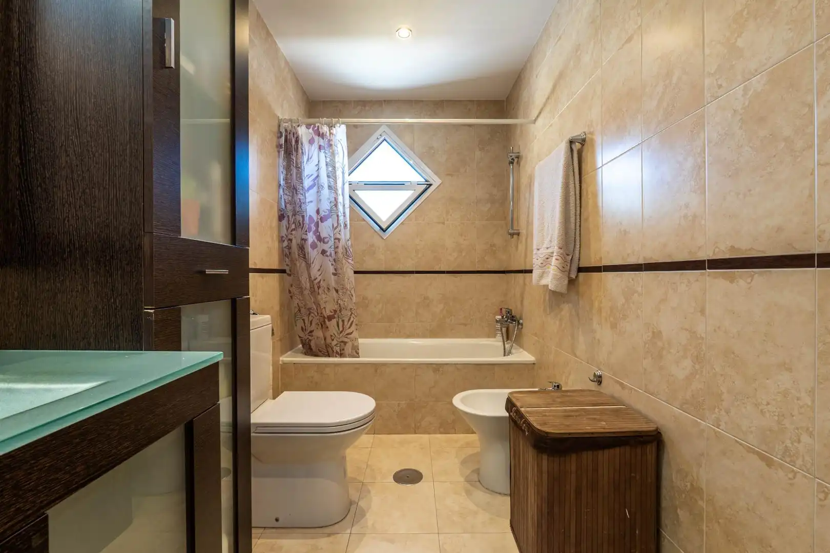 Baño de Piso en venta en Atarfe con Aire acondicionado y Calefacción