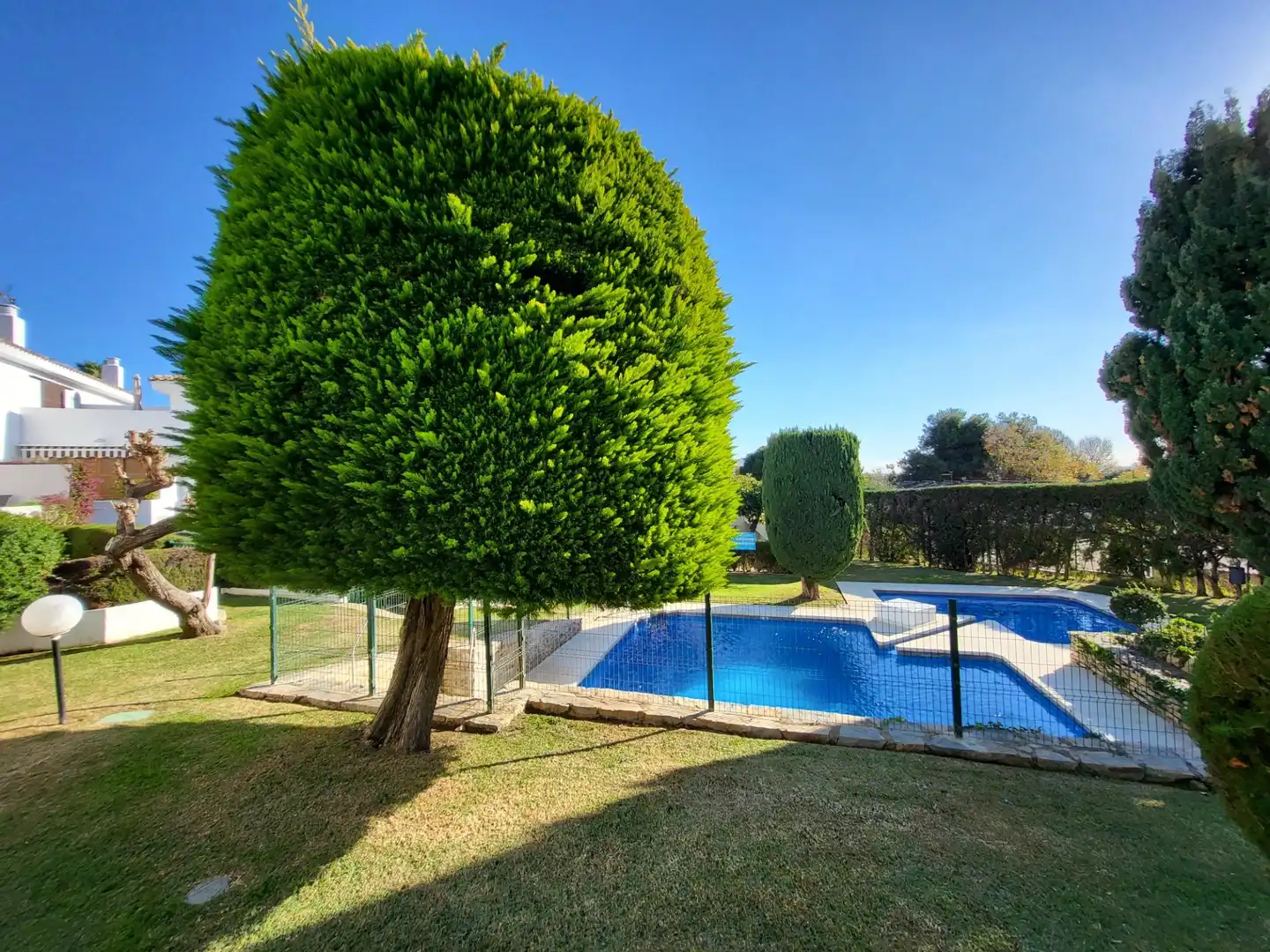 Piscina de Casa o chalet en venta en Estepona con Aire acondicionado, Calefacción y Terraza