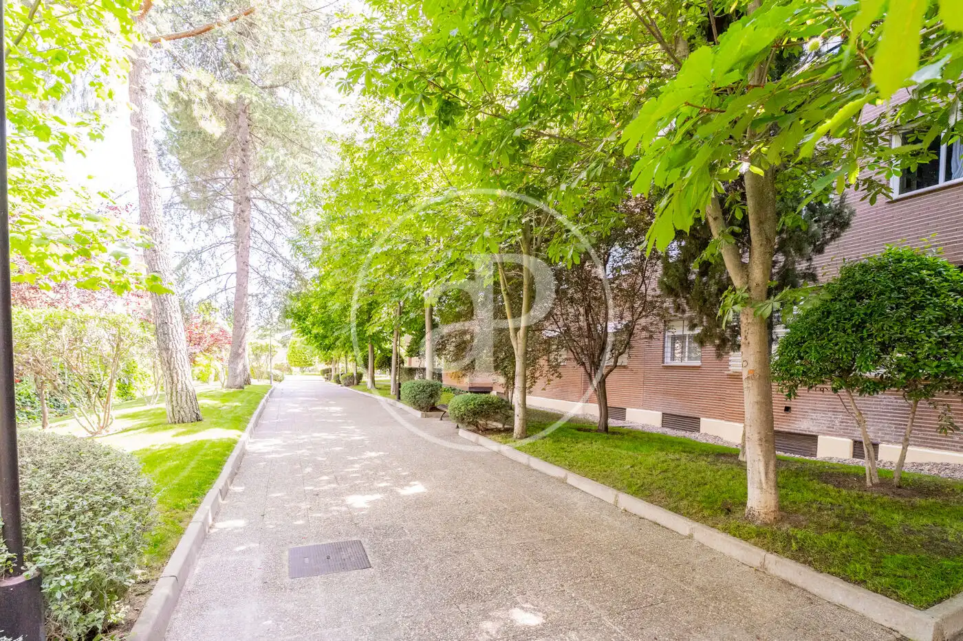 Außenansicht von Wohnung zum Verkauf in Pozuelo de Alarcón mit Klimaanlage, Heizung und Privatgarten