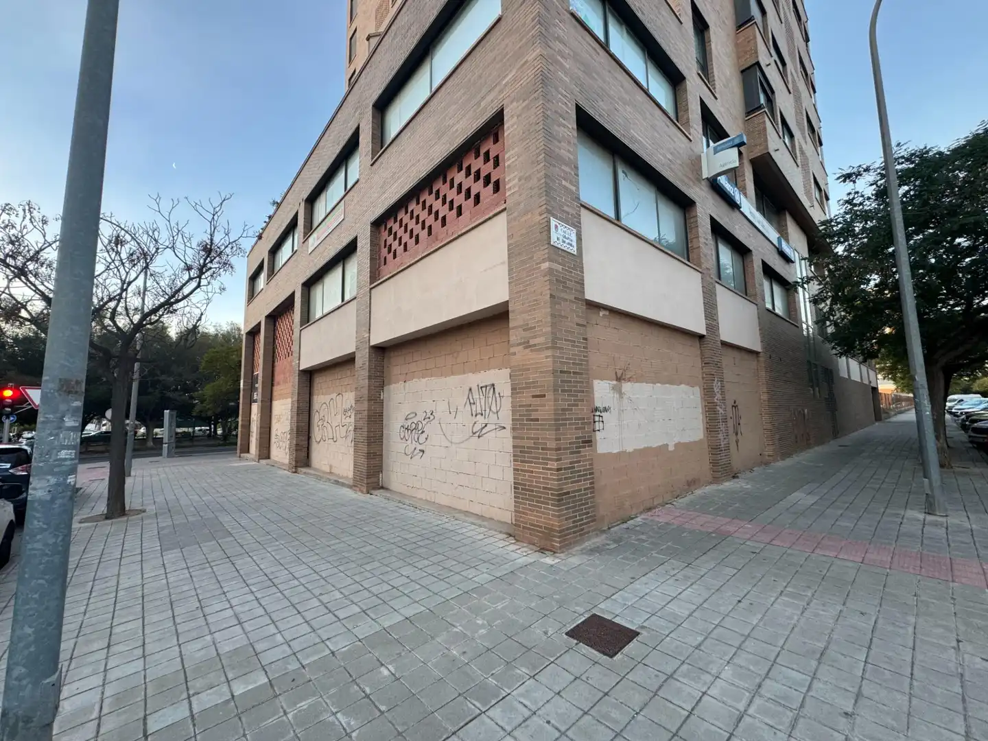 Gewerbefläche zum Verkauf in Avenida de Juan Sanchís Candela 23, imagen 2
