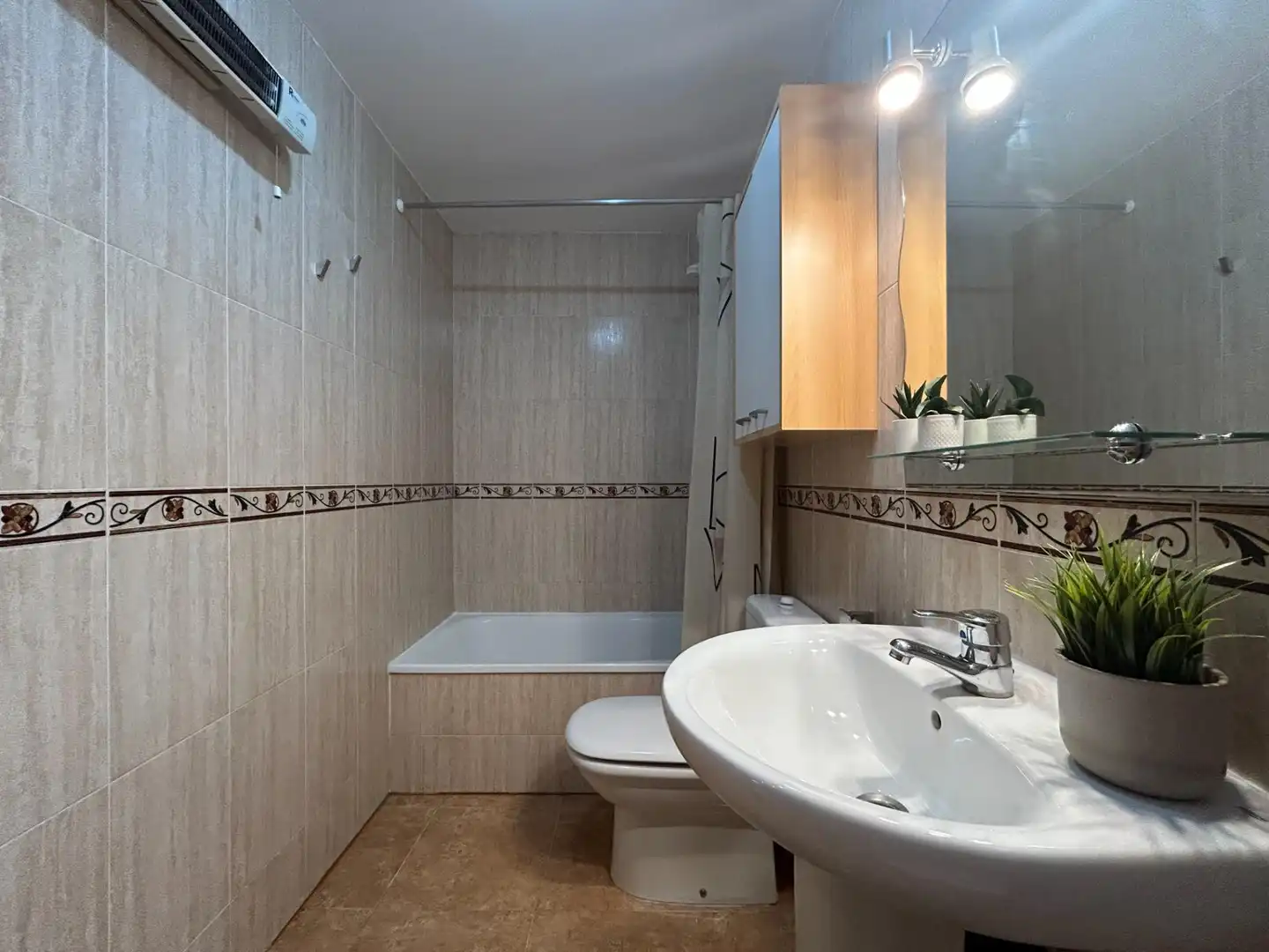 Badezimmer von Wohnung zur Miete in La Vall d'Uixó mit Klimaanlage und Möbliert