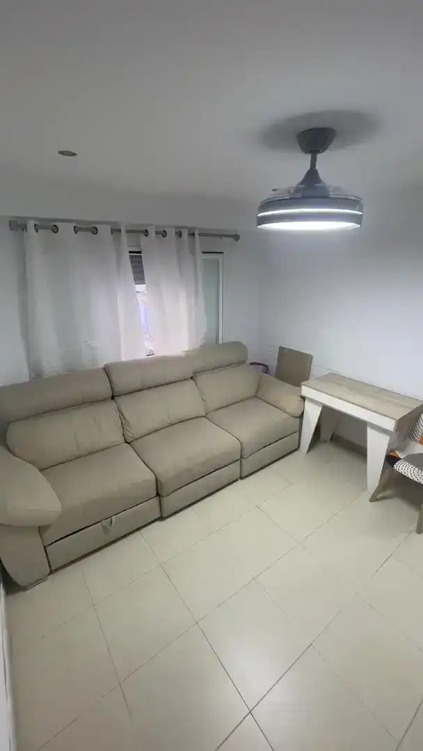 Sala d'estar de Pis en venda en Cádiz amb Forn, Microones i Balcó