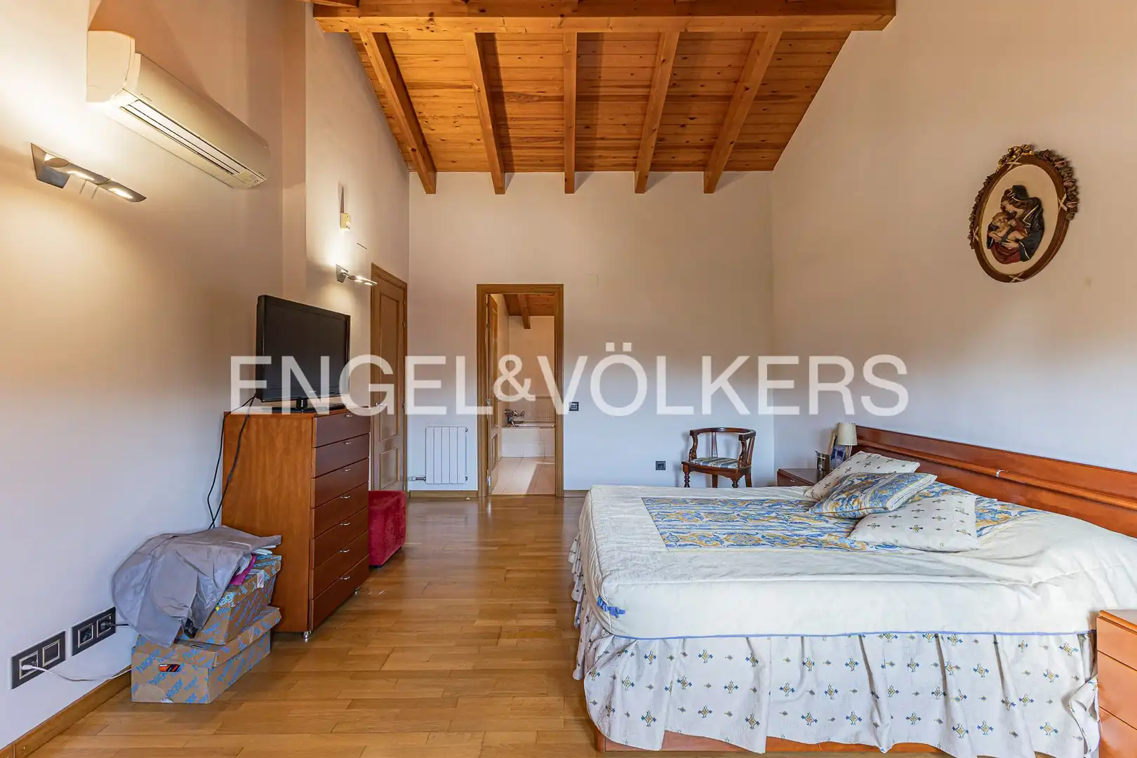 Dormitori de Casa o xalet en venda en Sant Cugat del Vallès amb Aire condicionat, Calefacció i Jardí privat