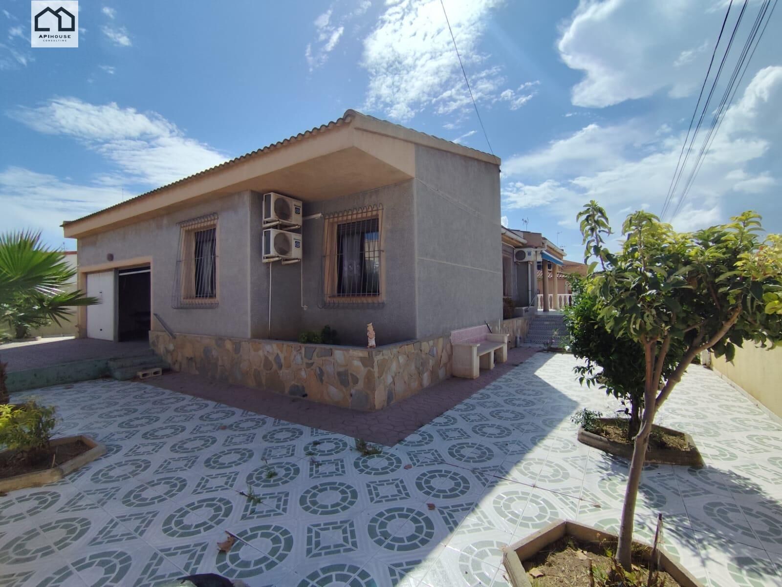 Exterior view of House or chalet for sale in Torrevieja  with Air Conditioner