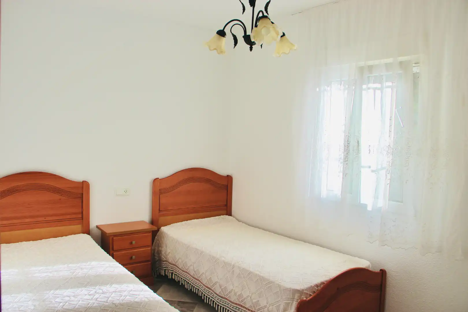 Dormitori de Casa o xalet en venda en Benaocaz amb Jardí privat, Terrassa i Traster