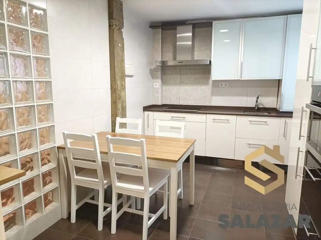 Cocina de Piso de alquiler en Bilbao  con Calefacción, Terraza y Microondas