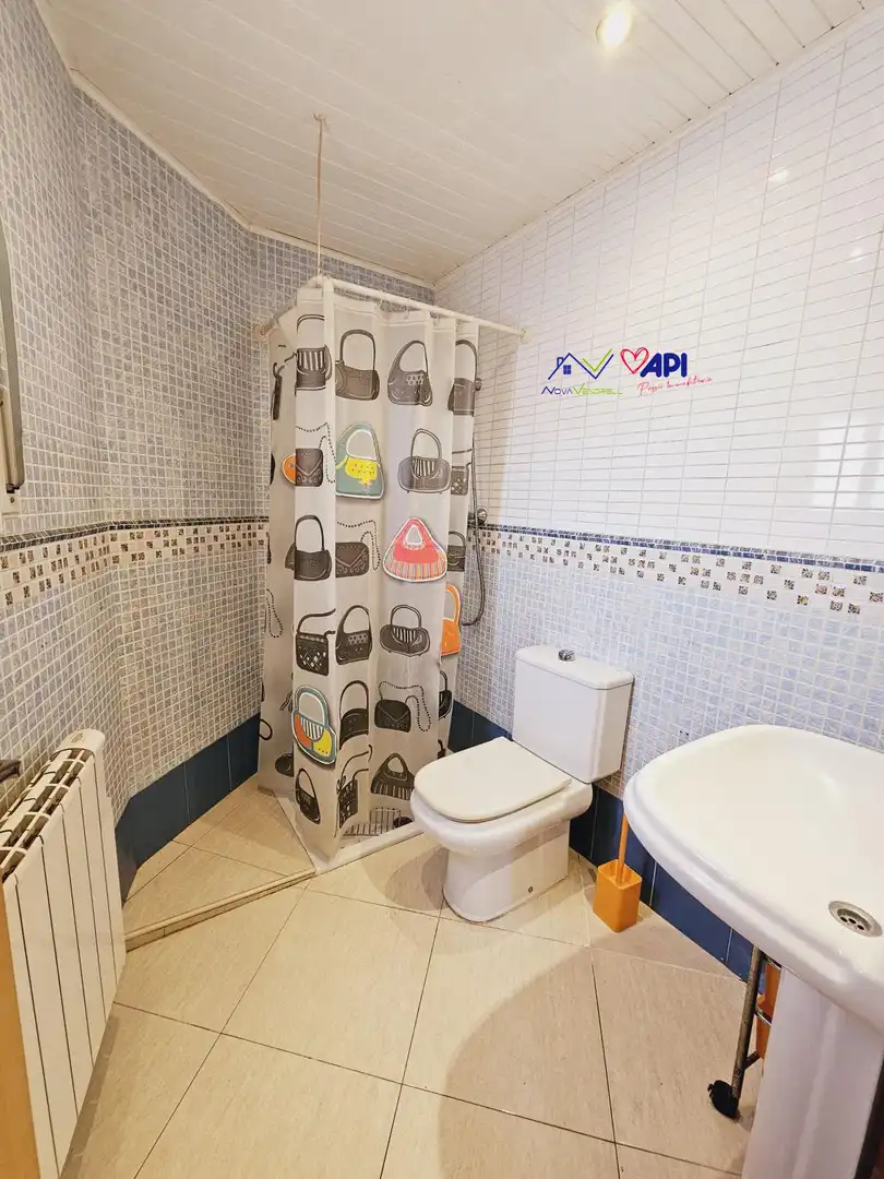 Baño de Ático en venta en El Vendrell con Aire acondicionado, Calefacción y Terraza