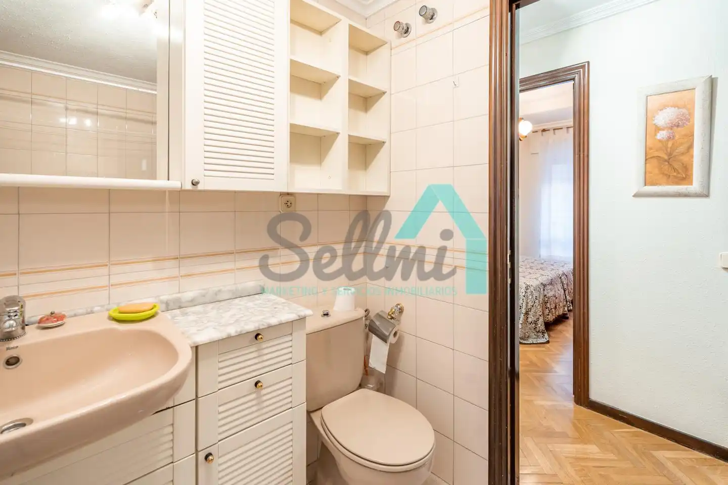 Badezimmer von Wohnung zum Verkauf in Gijón  mit Heizung und Parkett