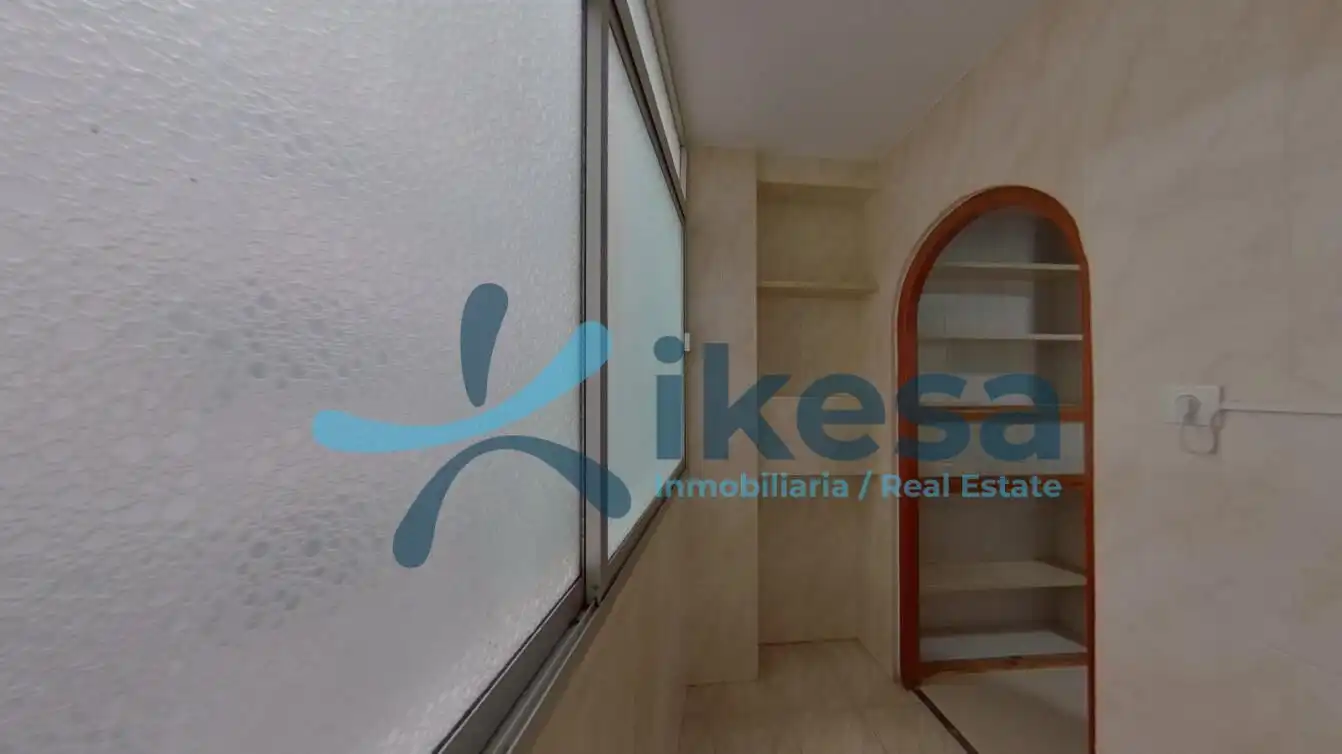 Piso con ascensor en venta en Estepona Pueblo, imagen 3