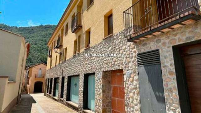 Edificio en Venta en Calle Sant Pere en Albanyà
