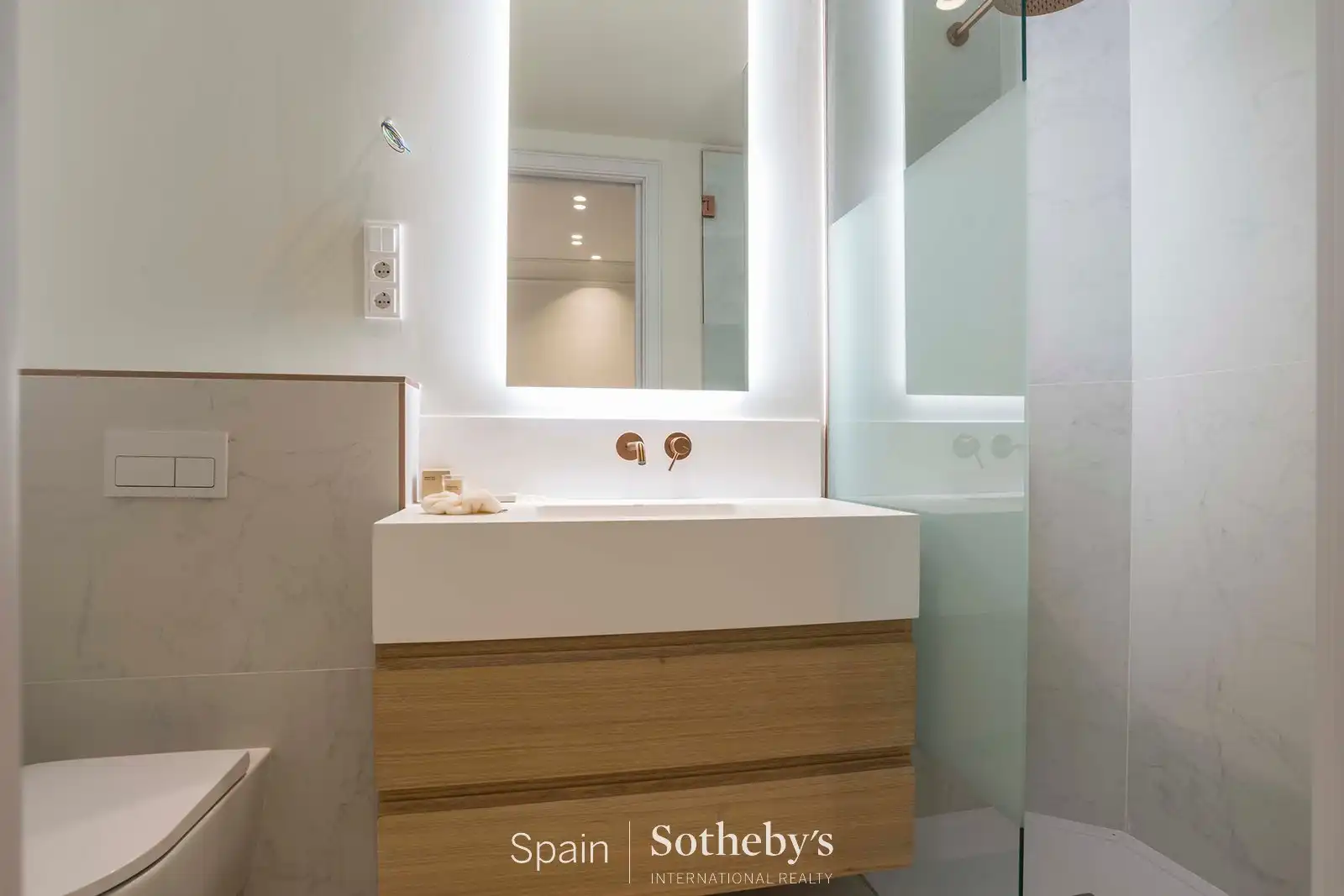 Baño de Apartamento en venta en Madrid con Aire acondicionado, Calefacción y Terraza