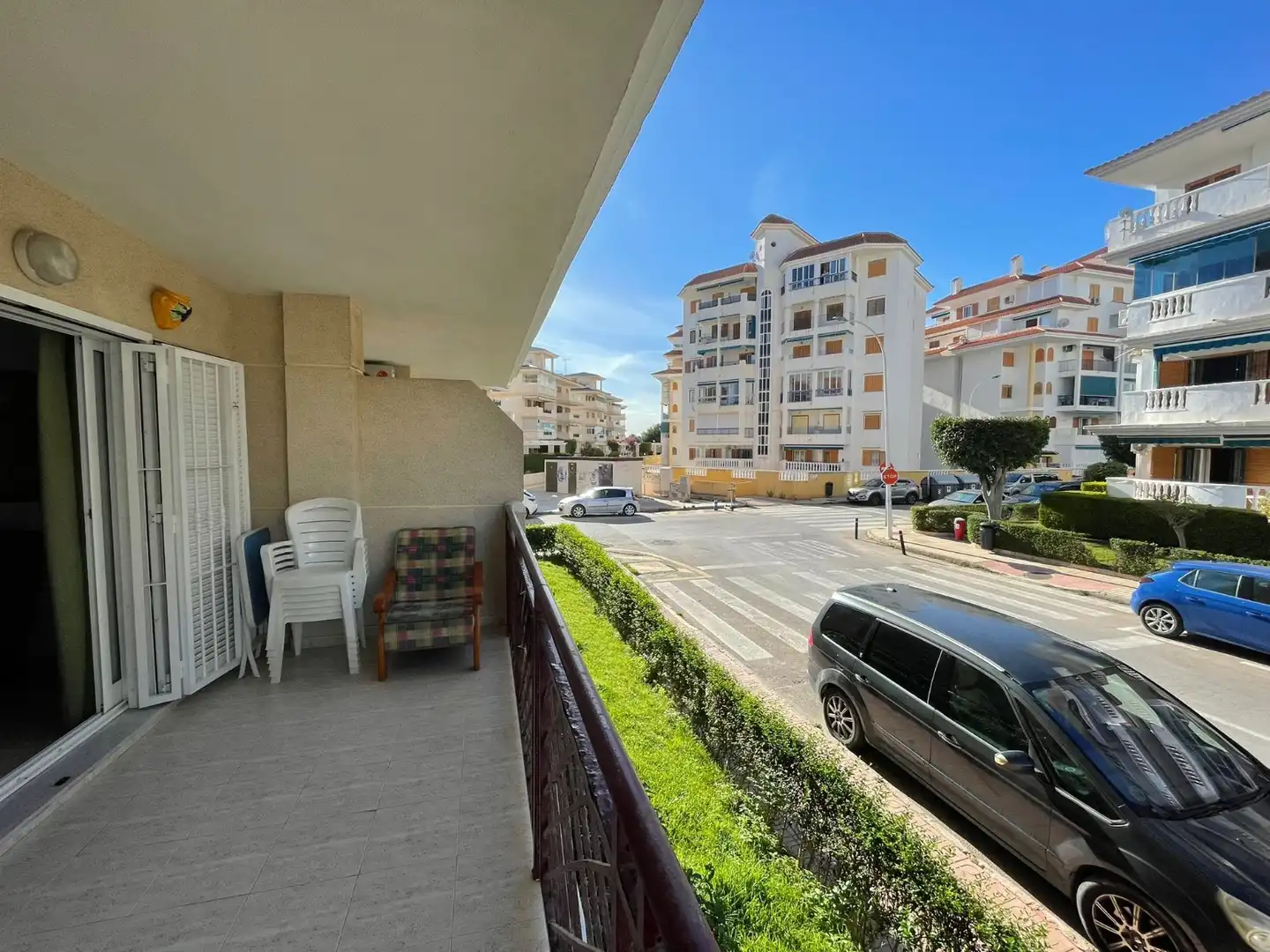 Appartement compact avec terrasse à louer à La Mata