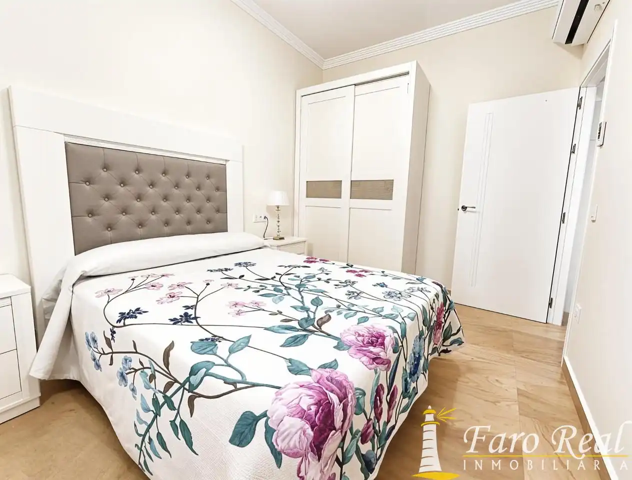 Dormitori de Casa o xalet en venda en Sanlúcar de Barrameda amb Aire condicionat, Terrassa i Moblat