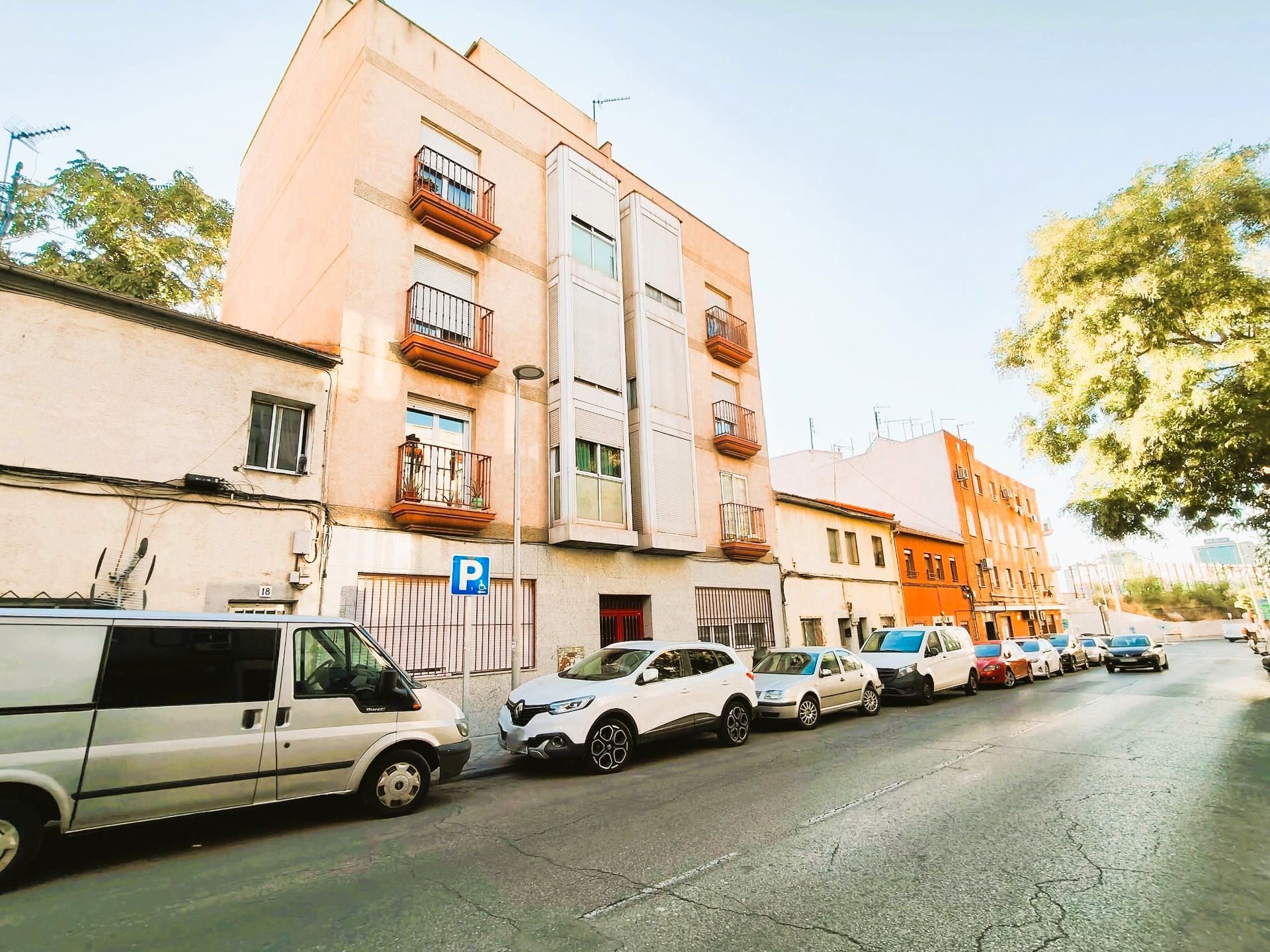 Exterior view of Flat for sale in  Madrid Capital  with Heating