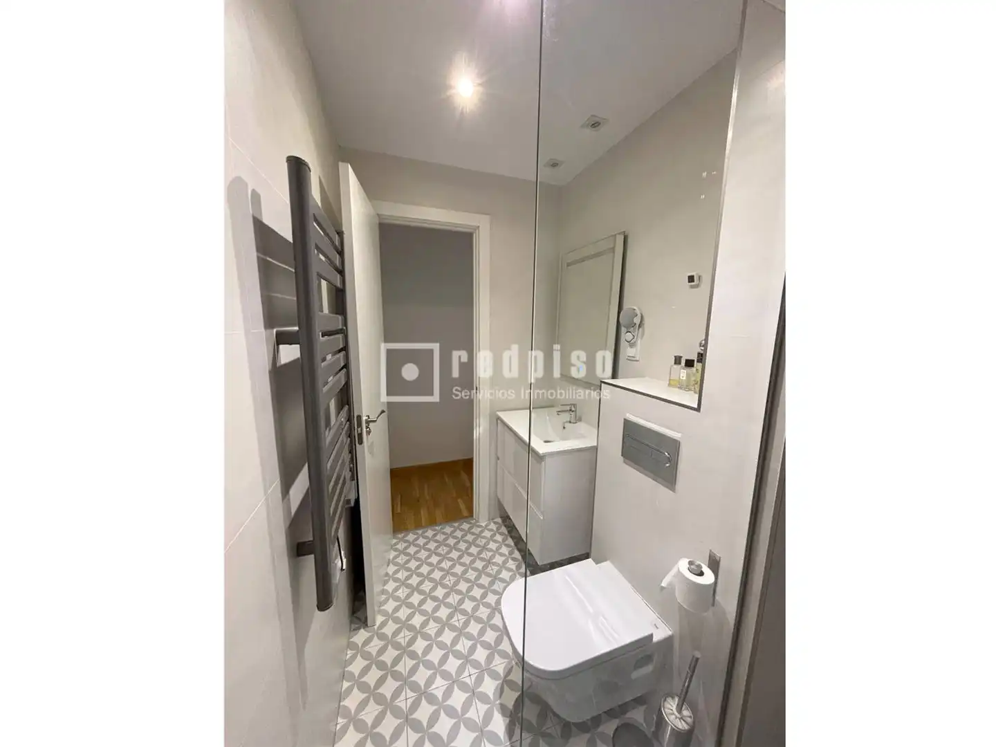 Baño de Piso en venta en Madrid con Aire acondicionado, Calefacción y Jardín privado