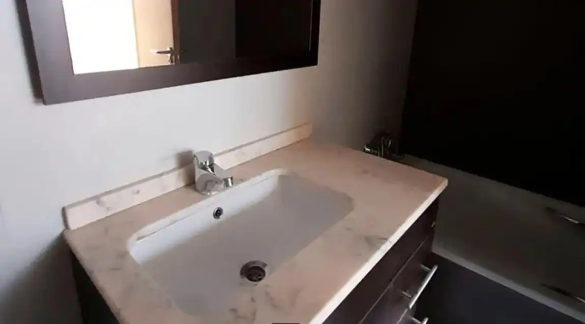 Baño de Piso en venta en Puebla de Lillo con Calefacción y Trastero