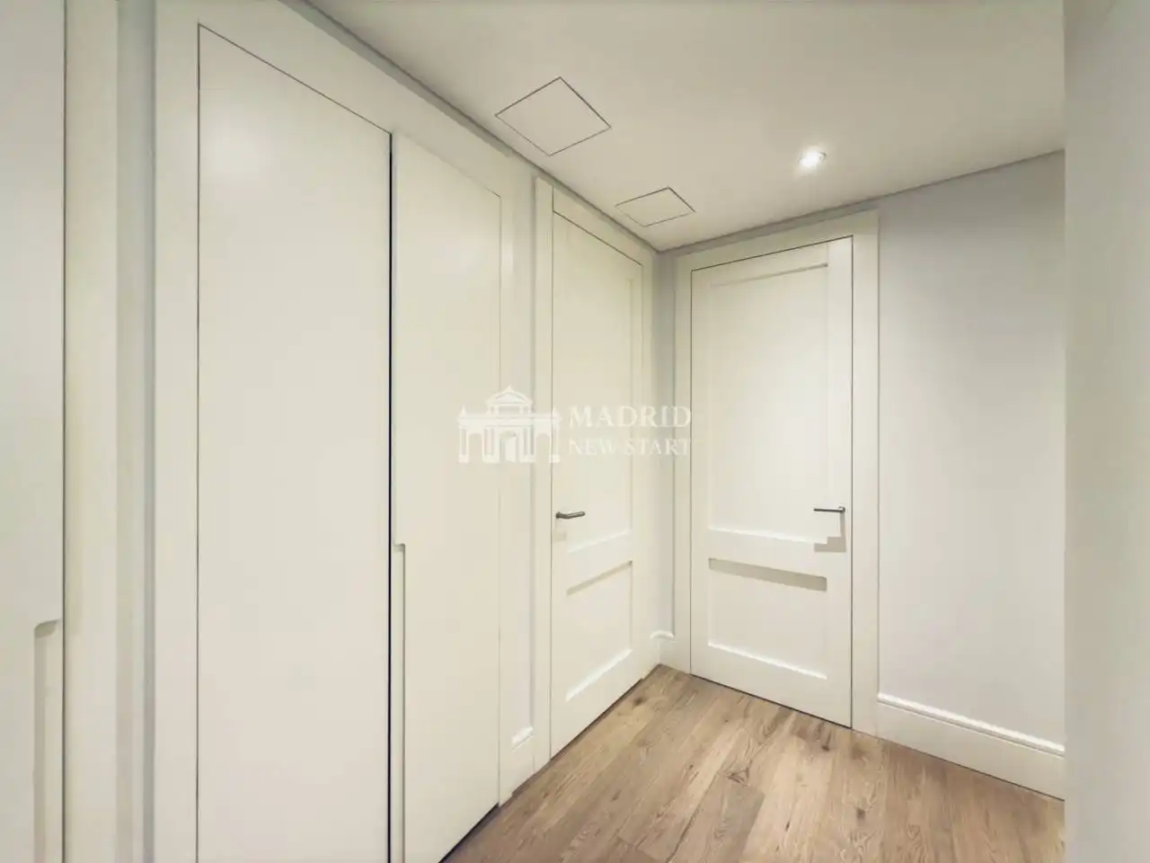 Schlafzimmer von Wohnung zur Miete in Madrid mit Klimaanlage, Heizung und Parkett