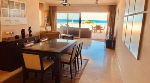 💎 Exclusividad en Primera Línea: Apartamento Reformado con Gran Terraza en Buenas Noches, Estepona, imatge 3