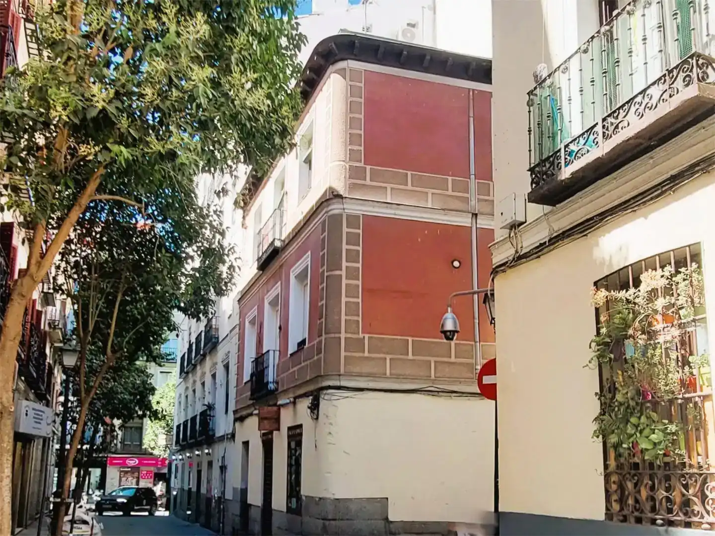 Vista exterior de Casa o xalet en venda en Madrid amb Aire condicionat, Traster i Moblat