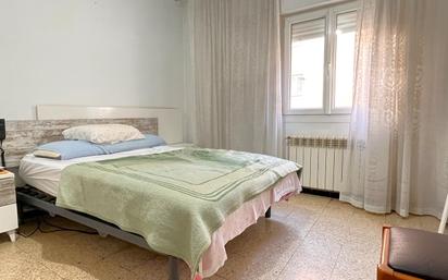 Bedroom of Flat for sale in Girona Capital