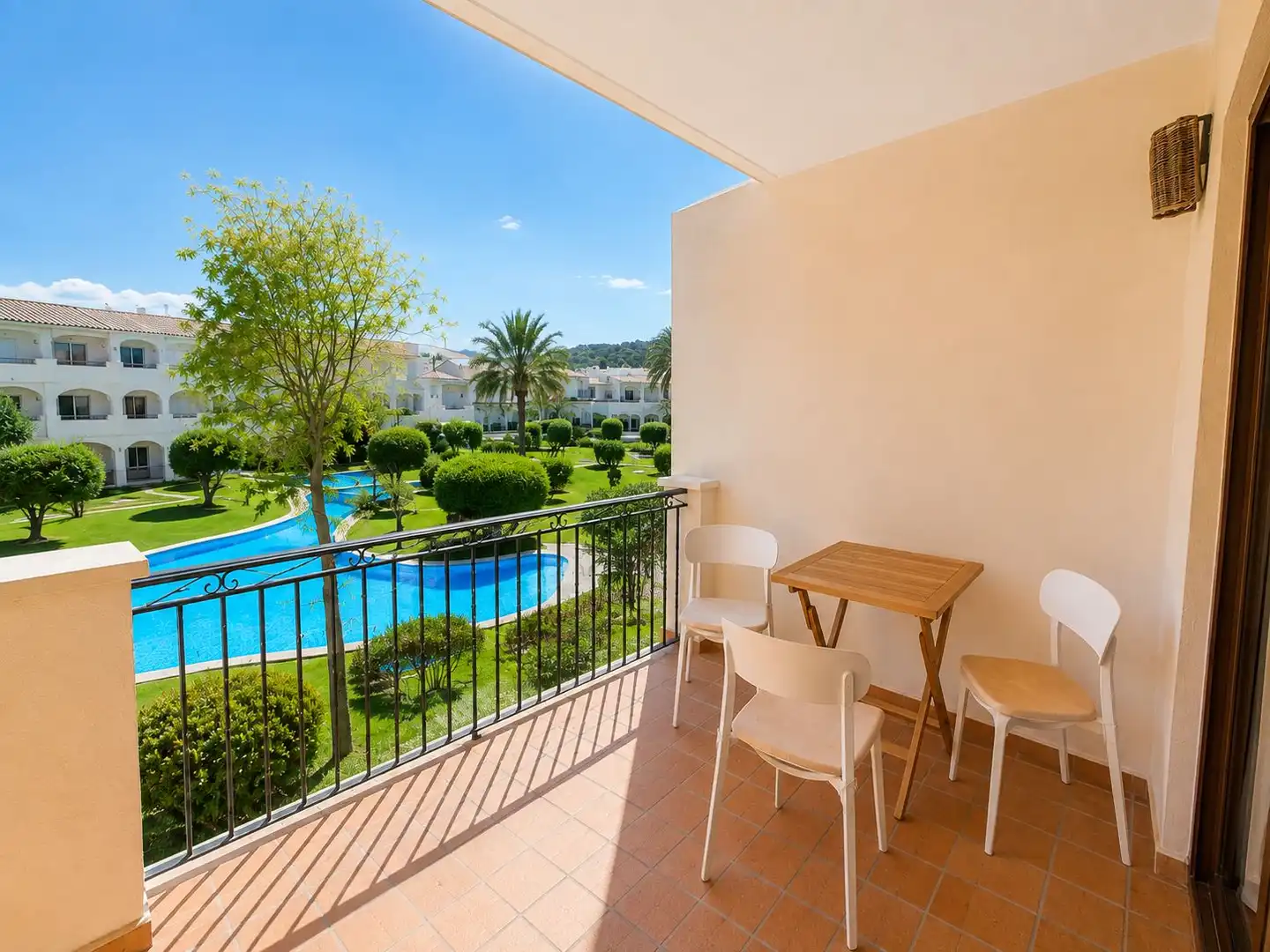Apartamento con piscina en venta en Montañar - El Arenal