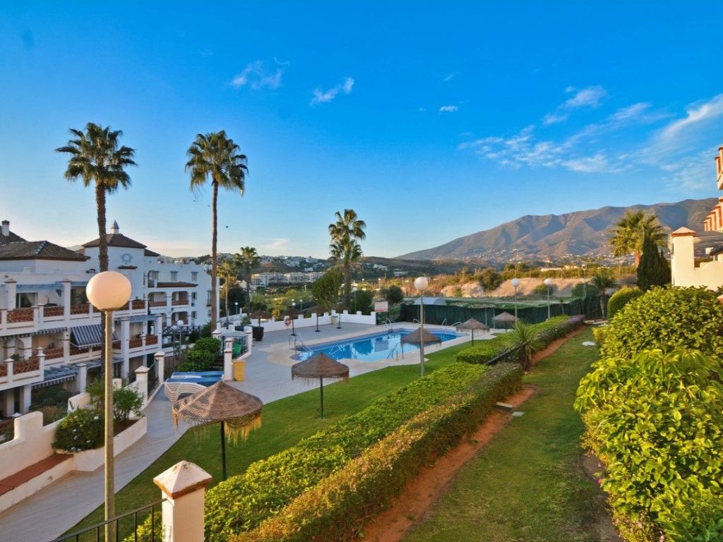 Exterior view of Flat for sale in Mijas  with Air Conditioner, Private garden and Terrace