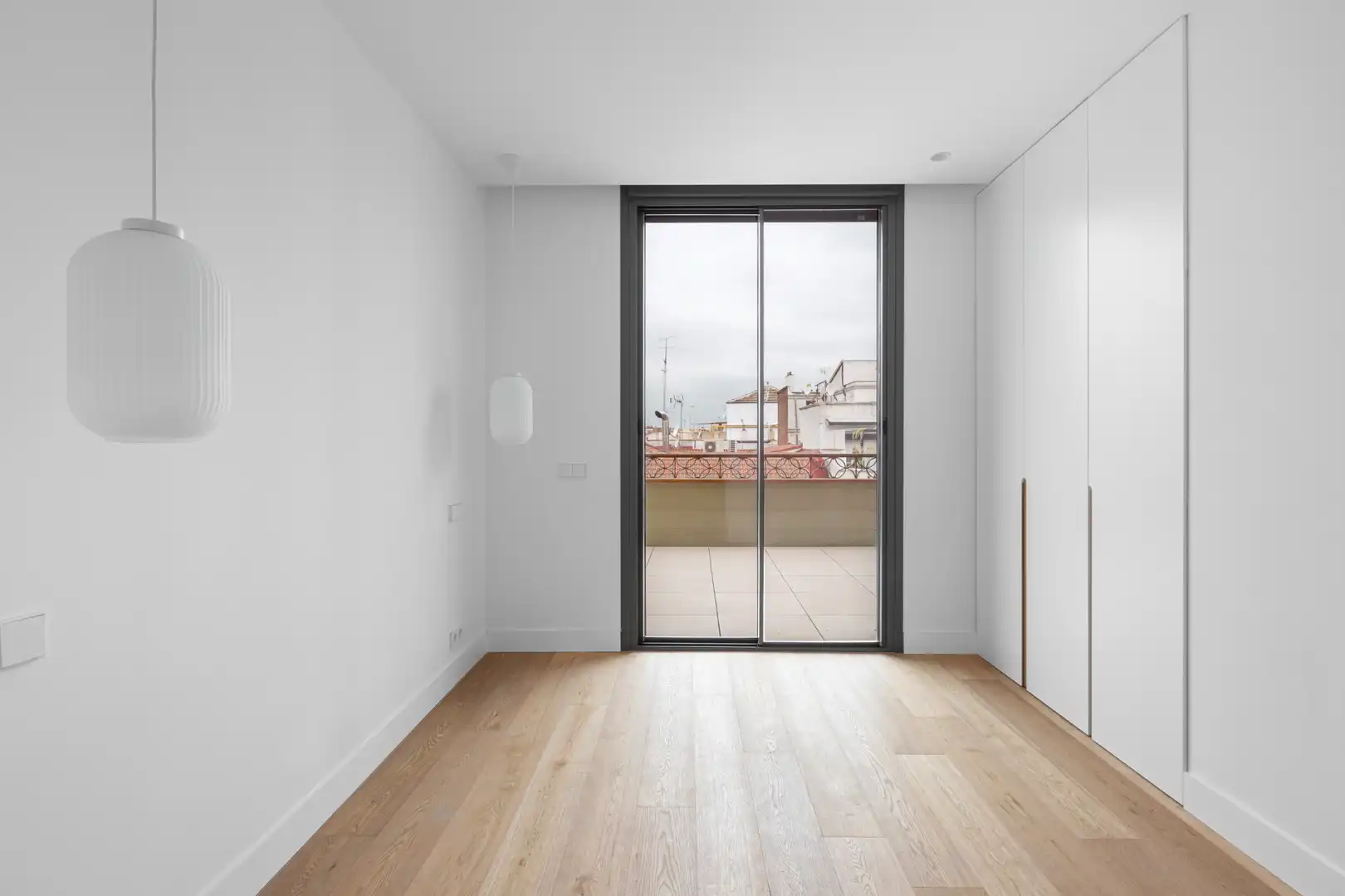 Attic for rent in Madrid  with Air Conditioner, Heating and Storage room