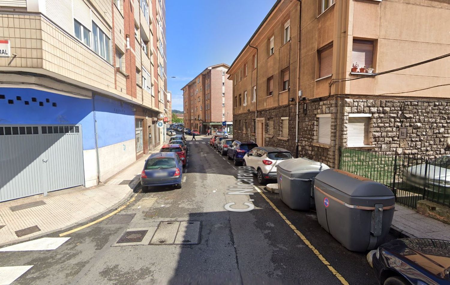Vista exterior de Local en venta en Gijón 