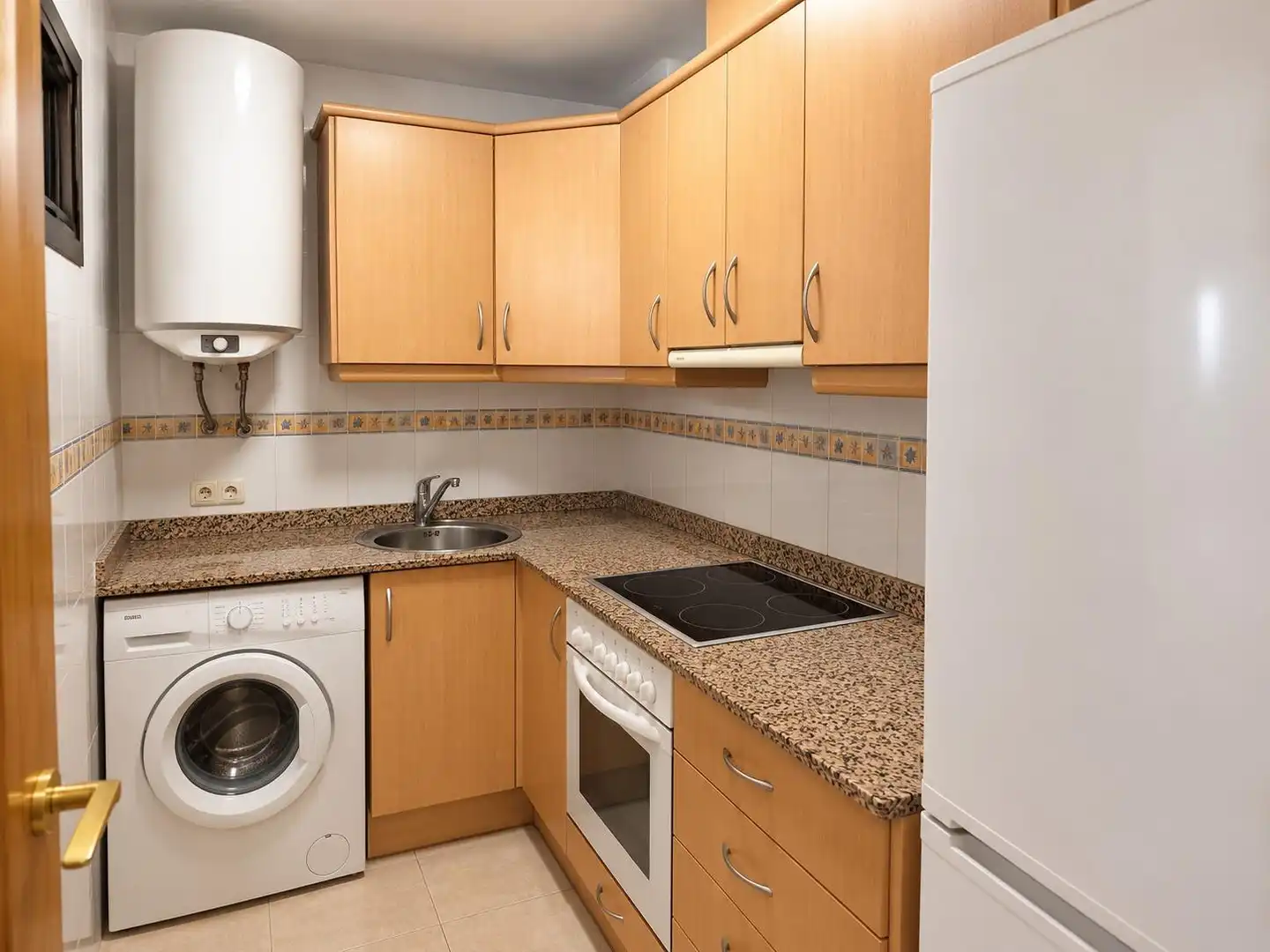 Küche von Wohnung zum Verkauf in Alcanar mit Klimaanlage, Heizung und Terrasse