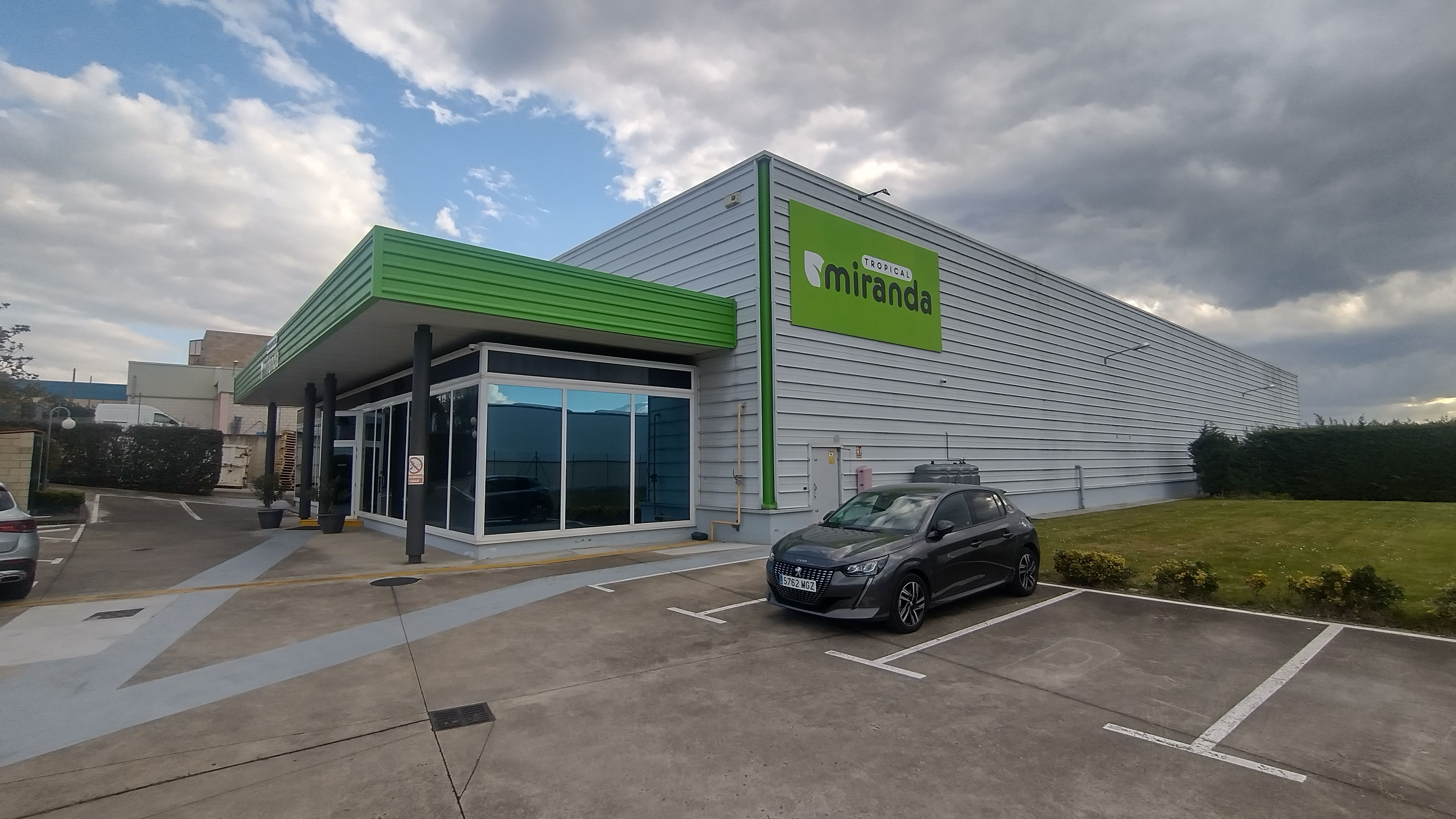 Exterior view of Industrial buildings for sale in Miranda de Ebro
