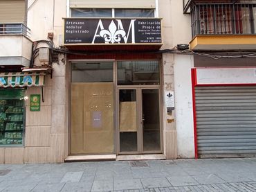 Local comercial en venda a Calle Ollerías 57