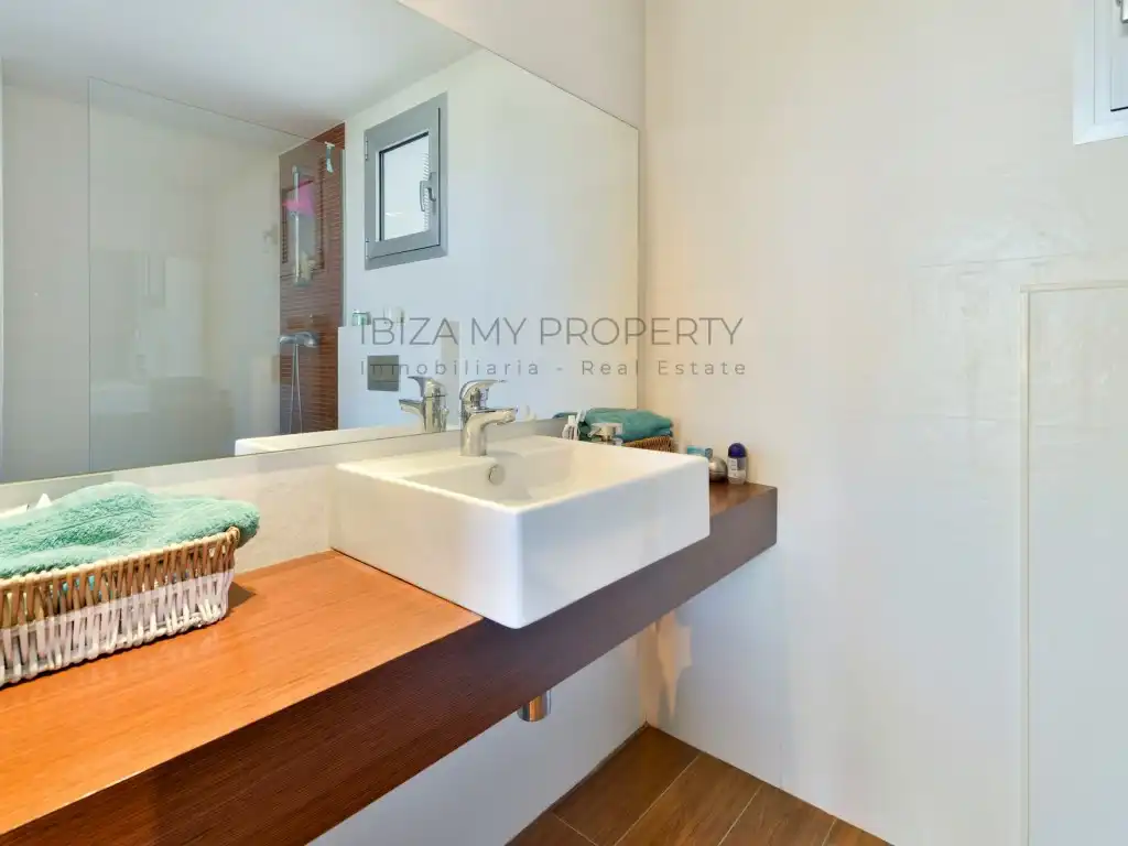Baño de Apartamento en venta en Eivissa con Aire acondicionado, Terraza y Amueblado
