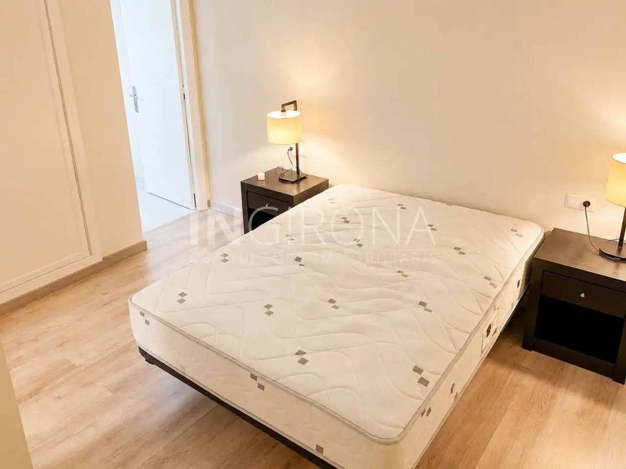 Habitación de Piso en venta en Girona con Aire acondicionado, Calefacción y Jardín privado