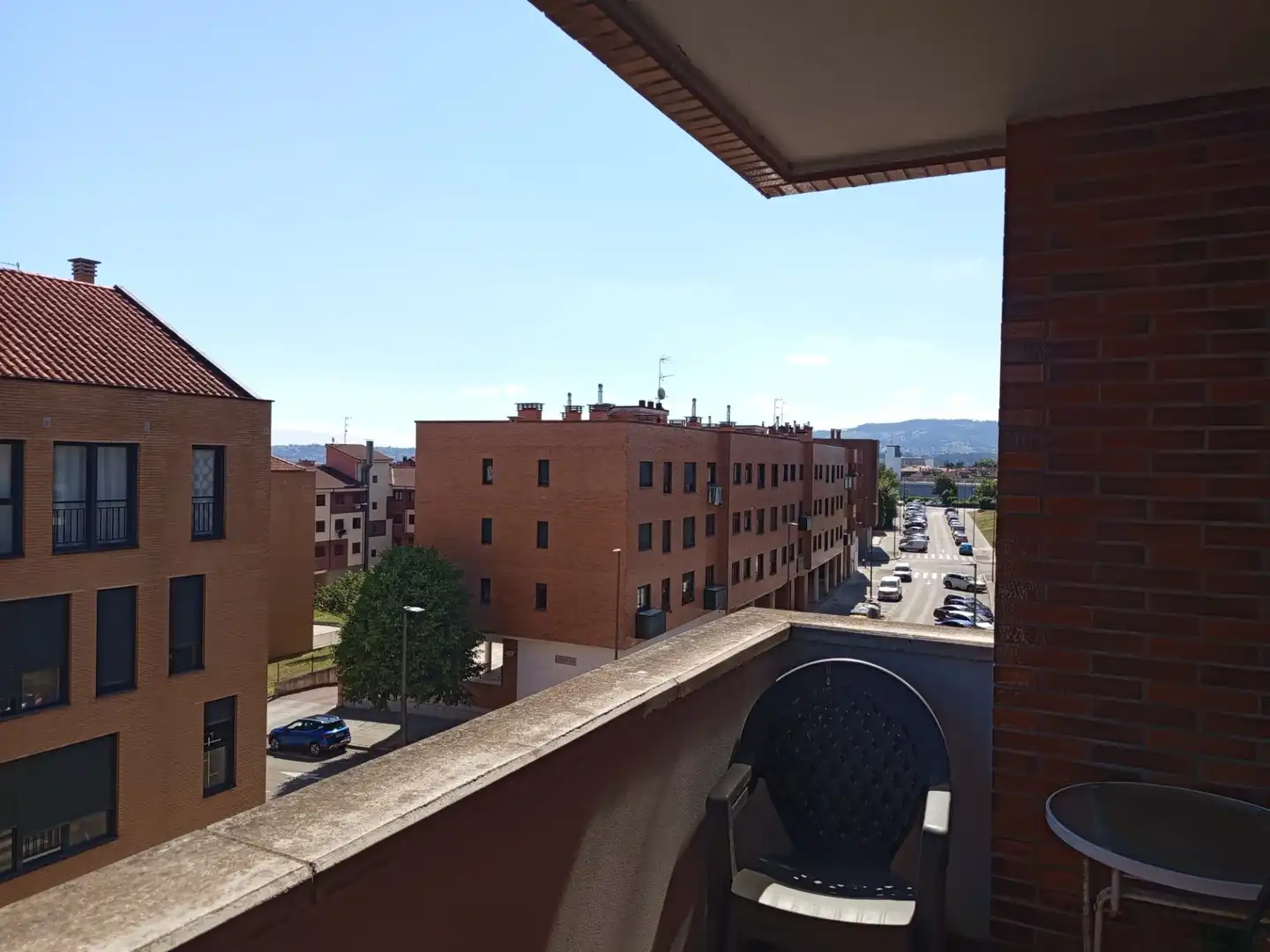Außenansicht von Wohnung zur Miete in Gijón  mit Heizung, Terrasse und Abstellraum