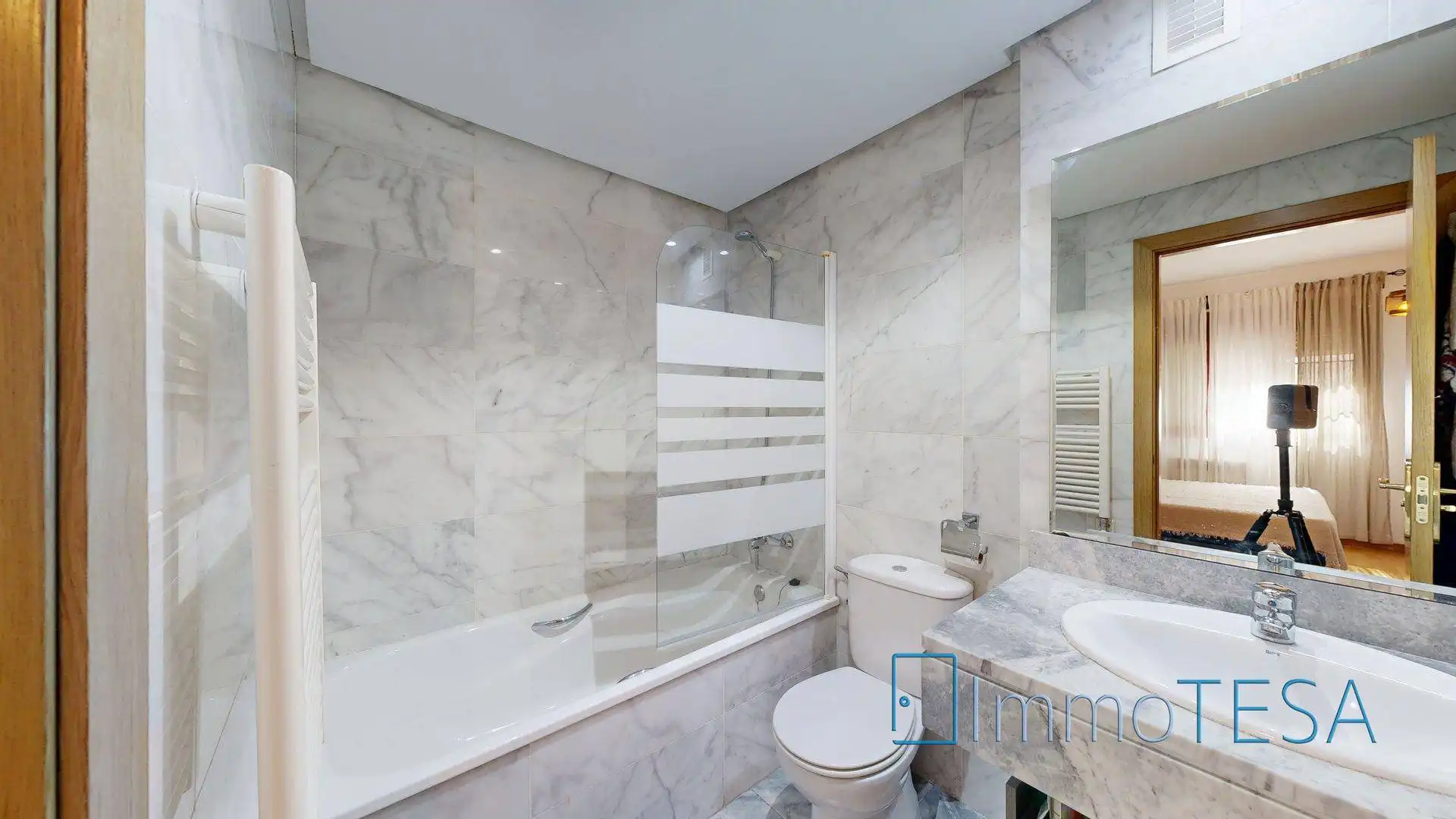 Badezimmer von Wohnung zum Verkauf in Barberà del Vallès mit Klimaanlage, Heizung und Parkett