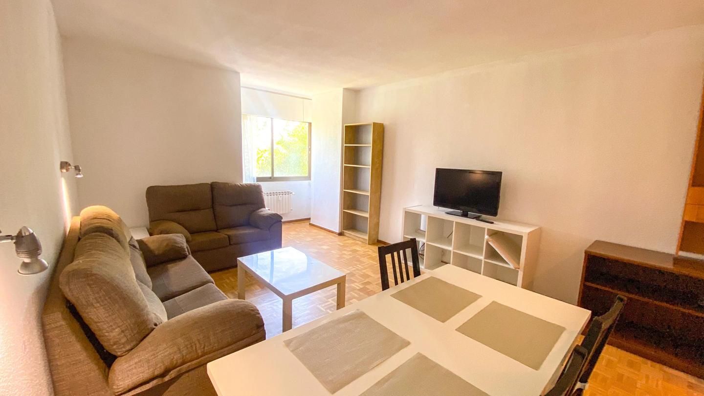 Flat to rent in Del General Ibáñez De Ibero, Vallehermoso
